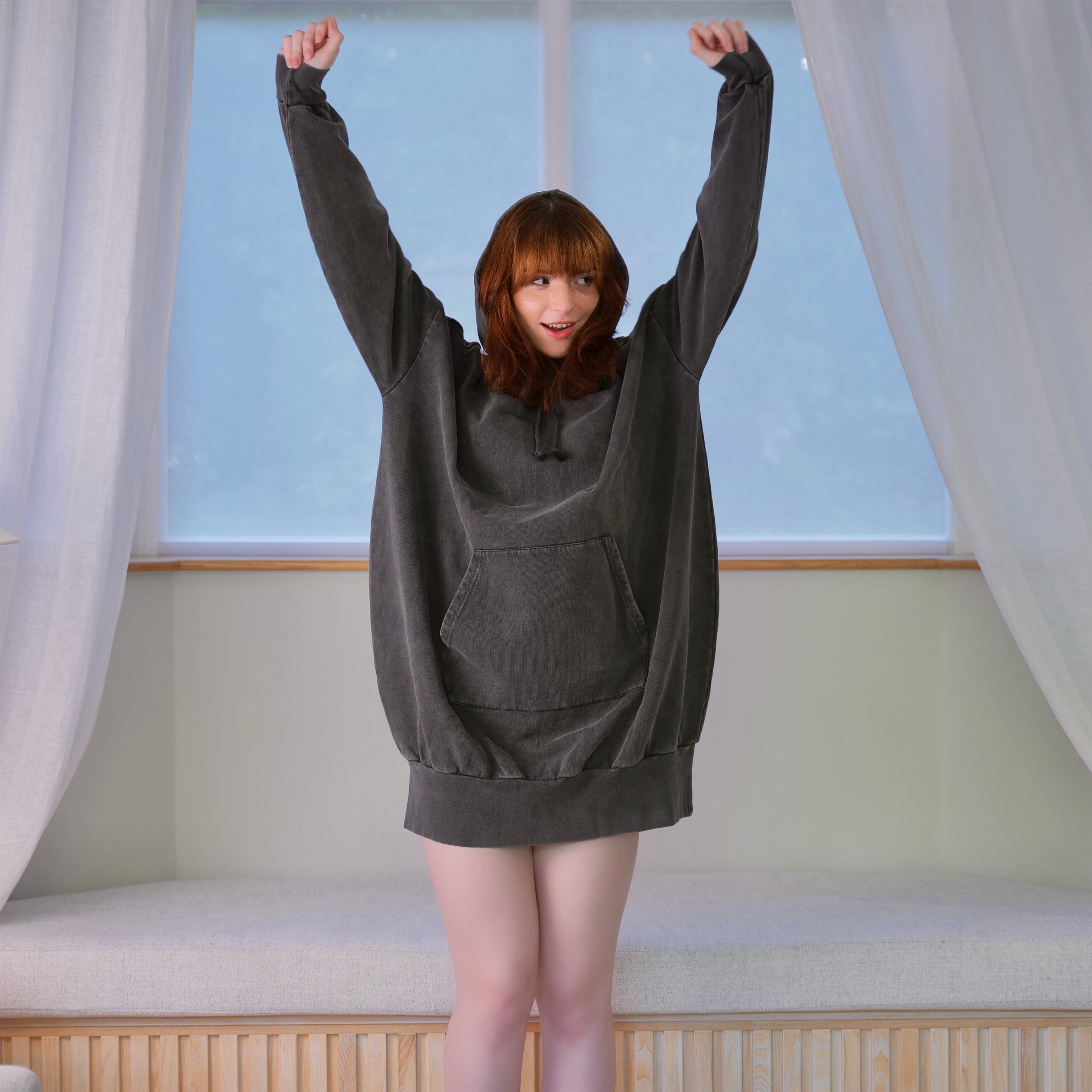 OVERSIZED HOODIE