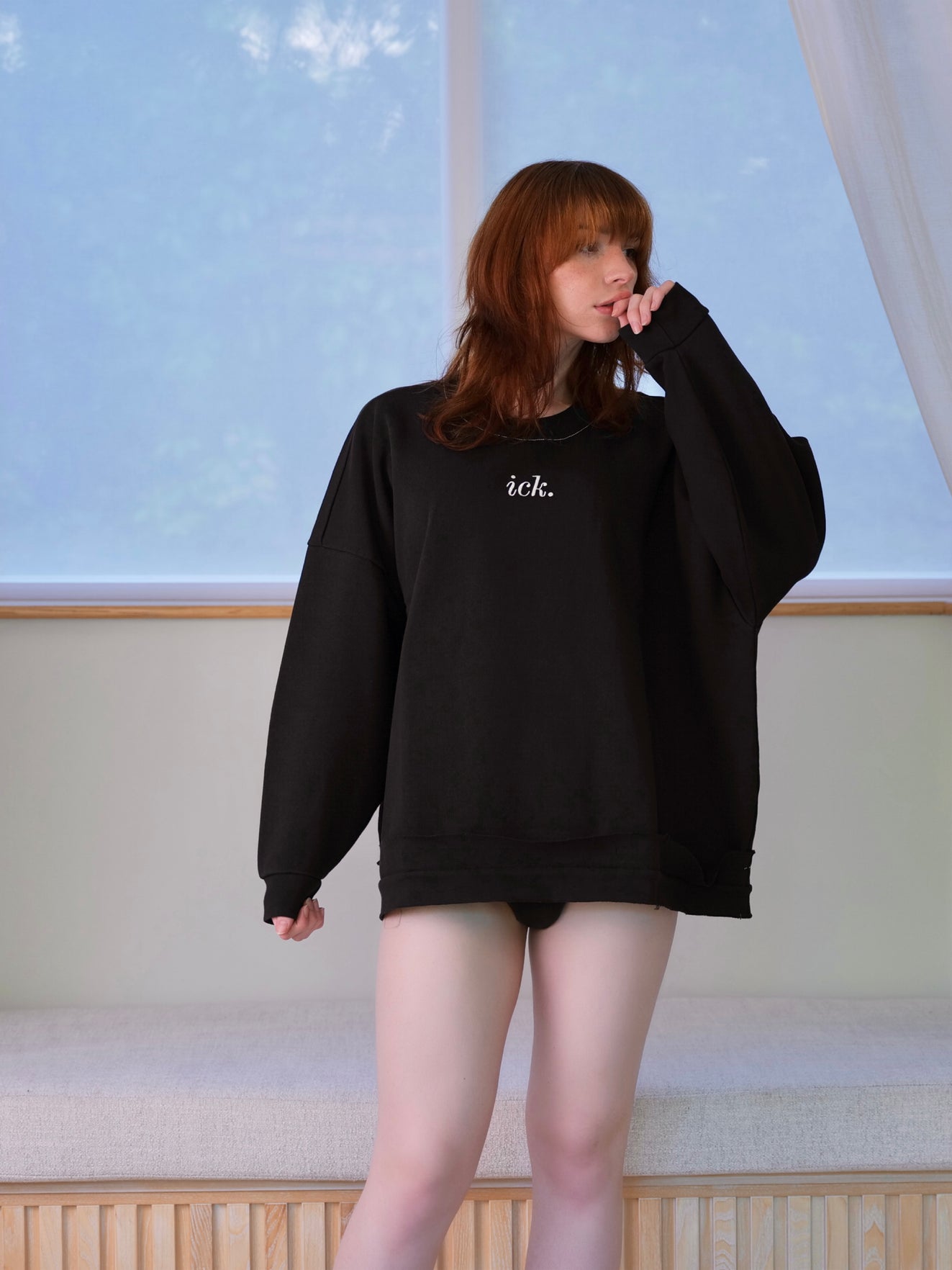 DISTRESSED OVERSIZED SWEATER