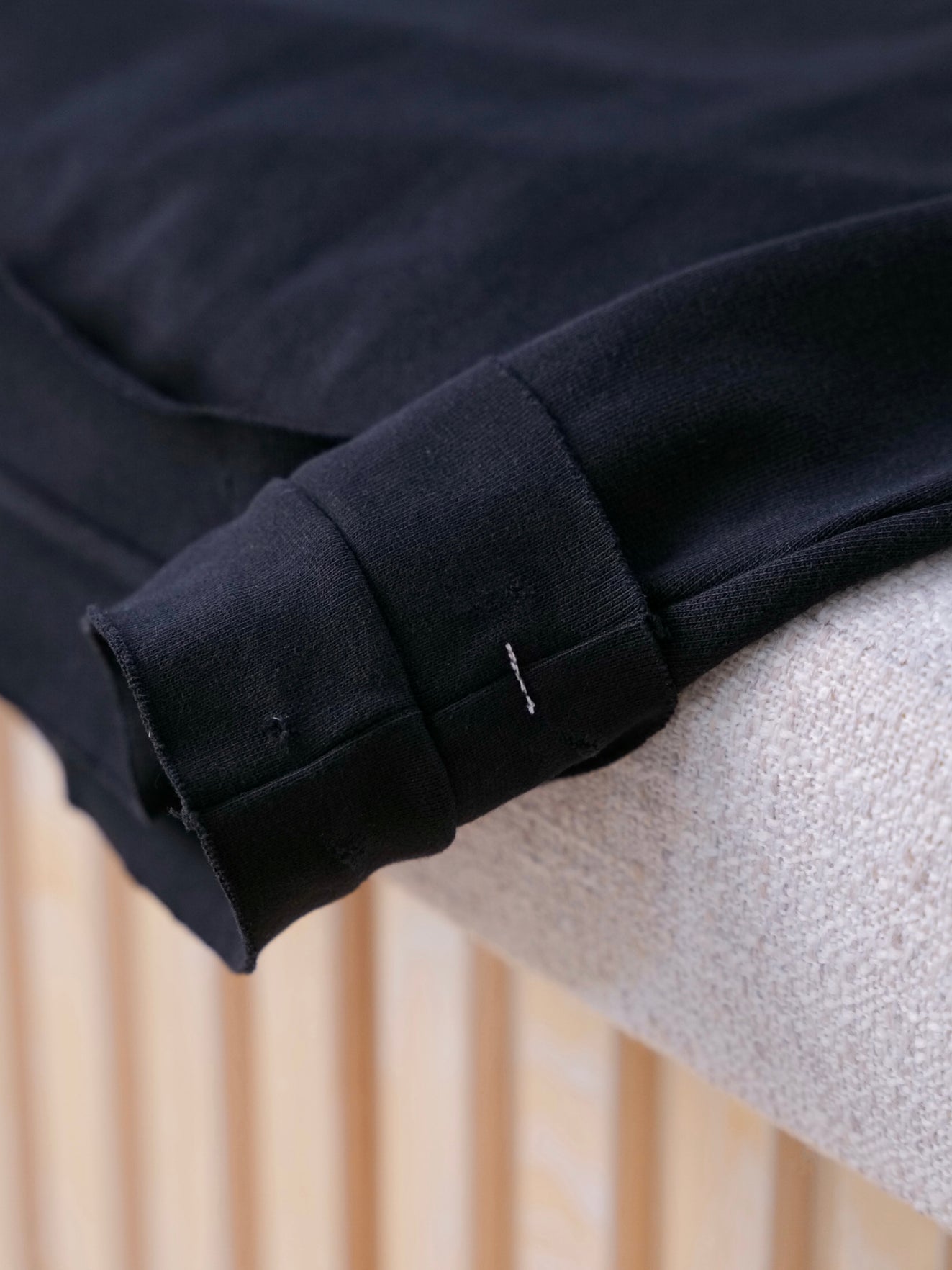 DISTRESSED OVERSIZED SWEATER