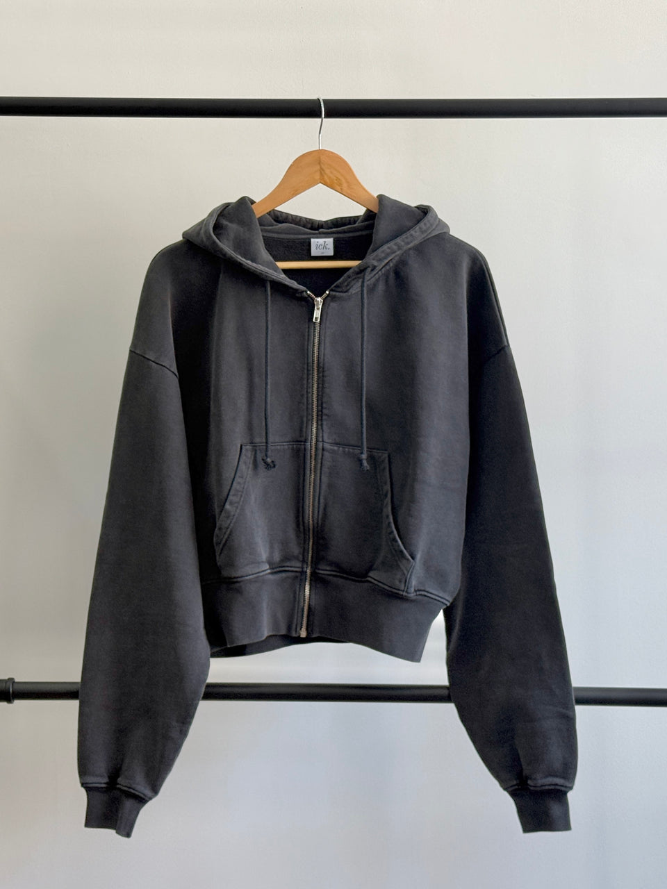 STONE CROPPED HOODIE