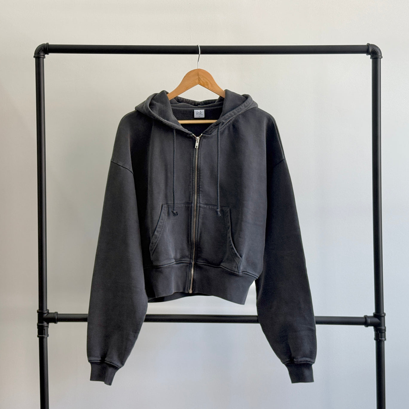 STONE CROPPED HOODIE