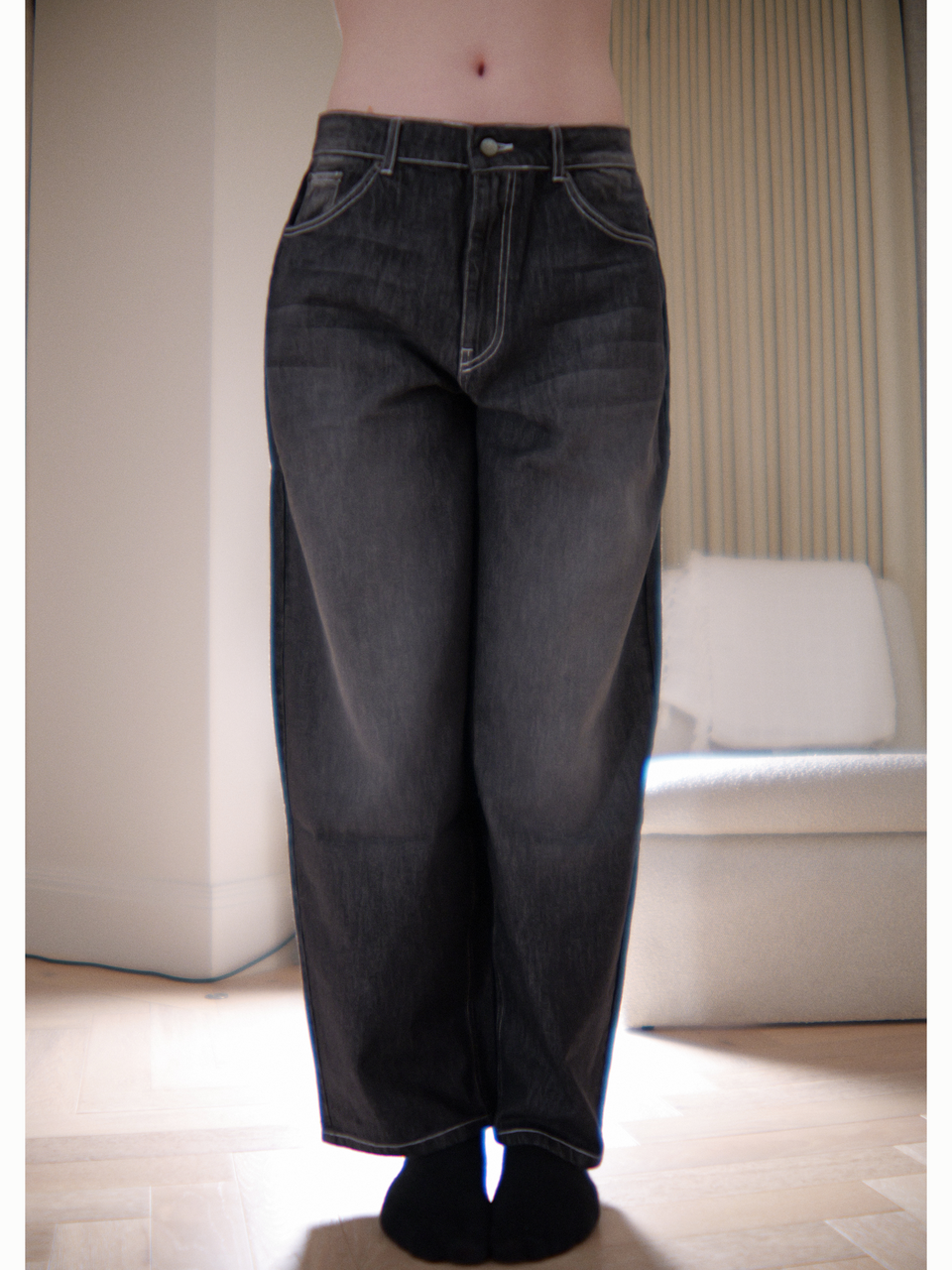 STONE STRAIGHT-LEG JEANS