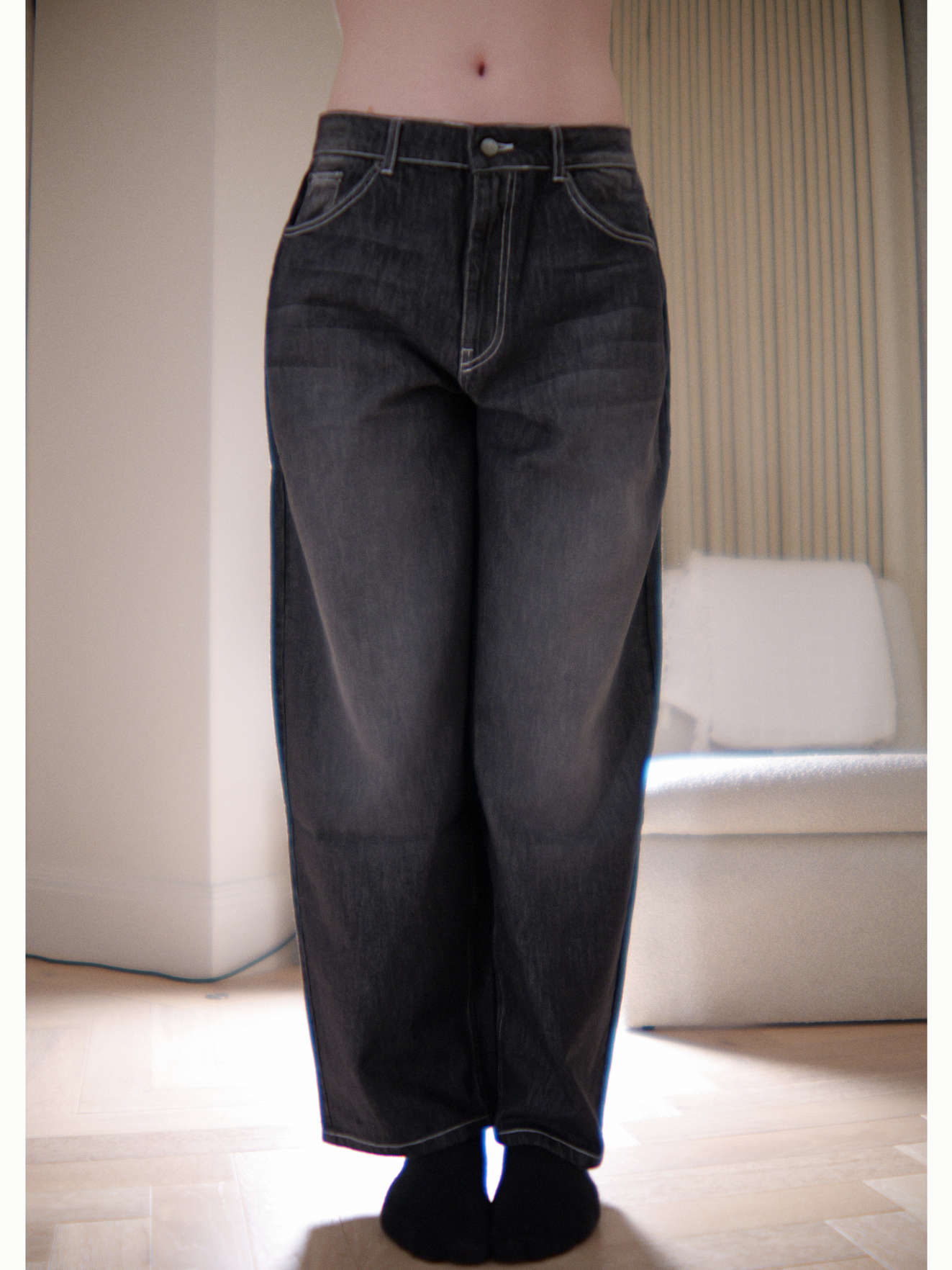 STONE STRAIGHT-LEG JEANS