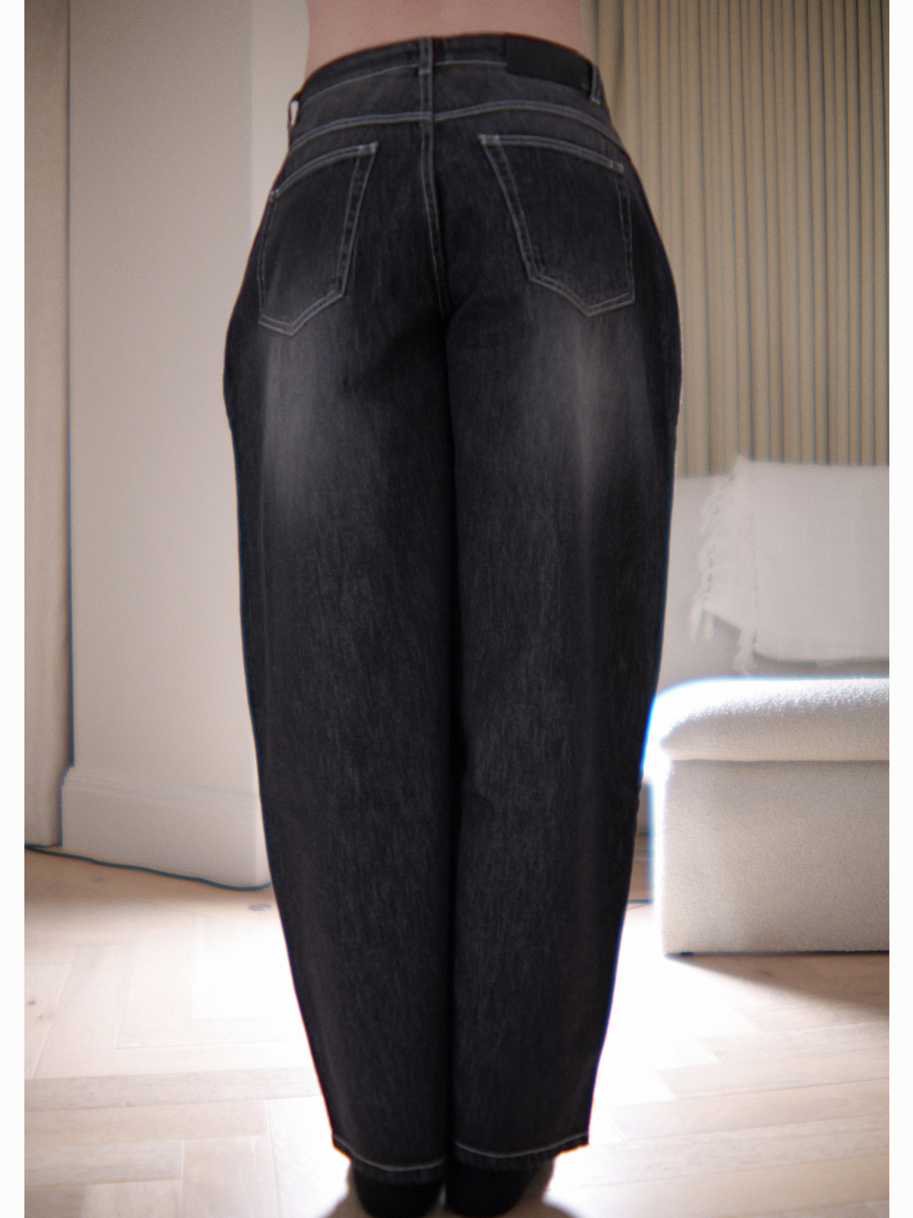 STONE STRAIGHT-LEG JEANS